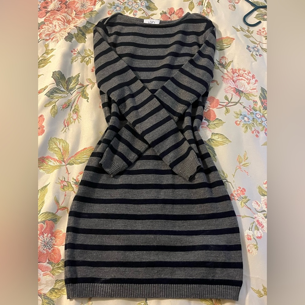 ✨Ann Taylor sweater dress